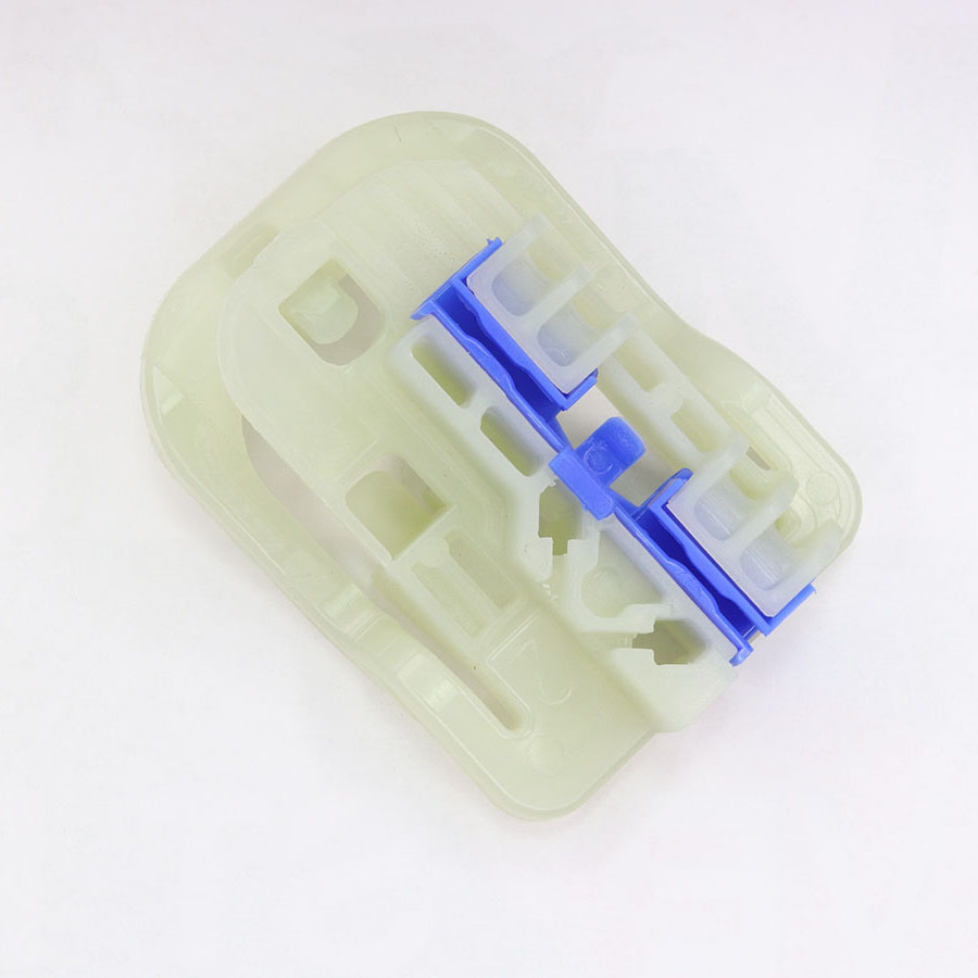 WINDOW REGULATOR CLIP FRONT RIGHT